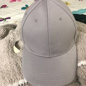 Lululemon cap 🧢 in mauvy grayish color.